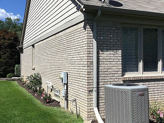 4th image of 45928 Hillsboro Dr