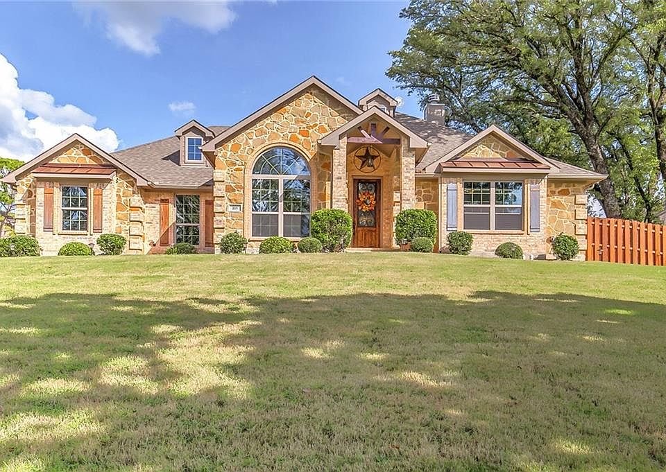 1st image of 105 Kari Linda Ct