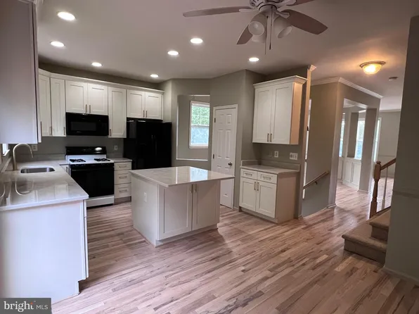 43168 Ivywood Ter, Ashburn, VA 20148