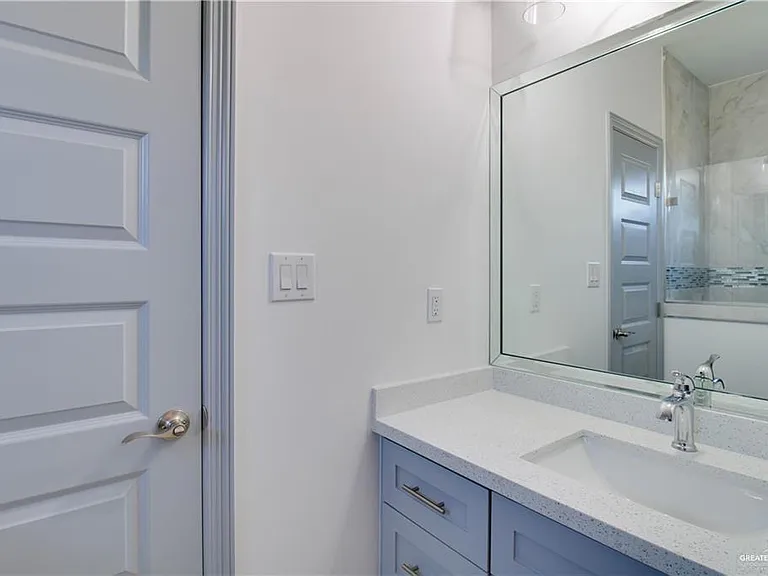 805 N Maryland St #3 — Photo 8