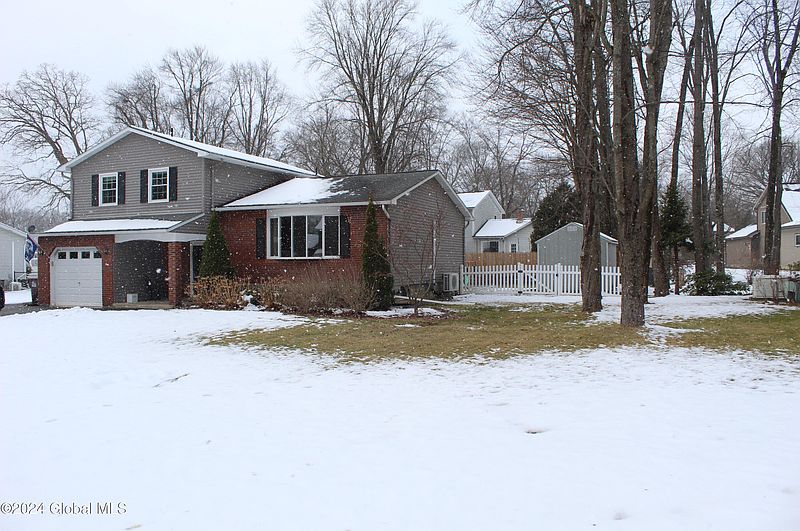 3rd image of 715 Hampshire Seat