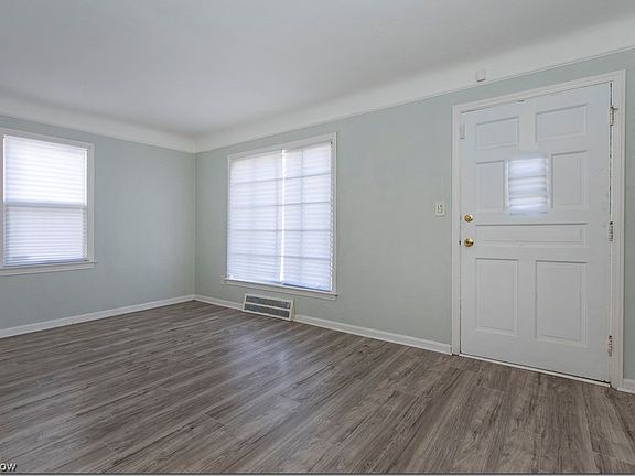 4th image of 17794 Waterbury Ave