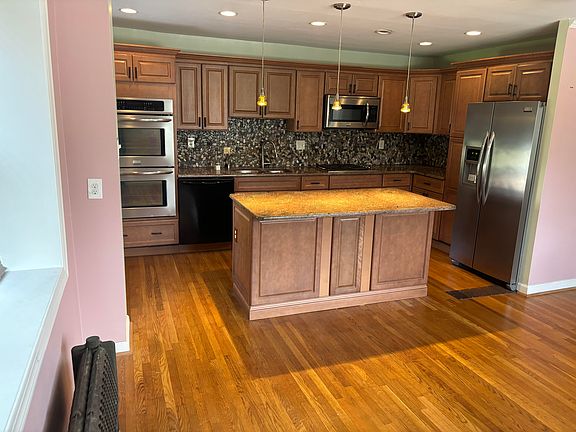 2nd image of 6930 Ardleigh St Floor 1