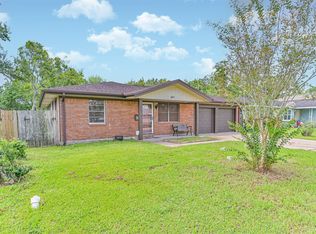 807 Temple Dr, Hitchcock, TX 77563