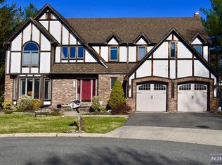 110 Cardinal Ln, Westwood, NJ 07675