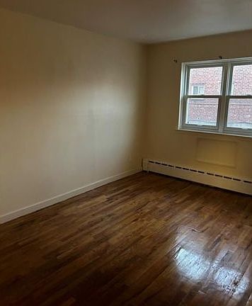 4th image of 8707 Seaview Ave