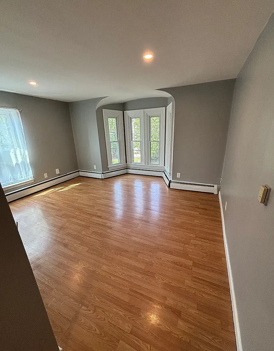 2 bed, 800 sqft, $2,000 — Photo 1
