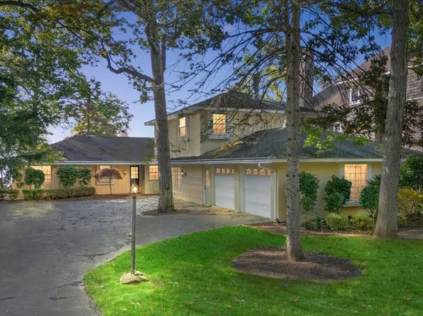 2236 Locklin Ln, West Bloomfield, MI 48324