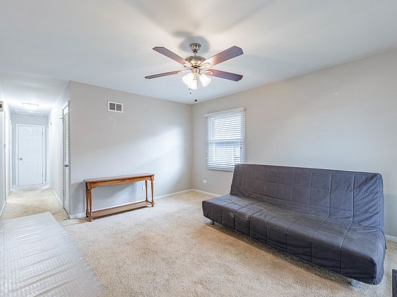 4th image of 16753 Hilltop Ave