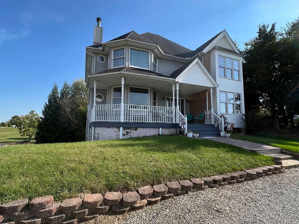 1st image of 10149 Emerald Dr