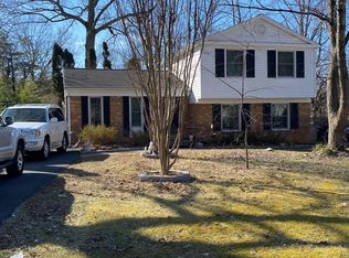 10453 Calumet Grove Dr, Fairfax, VA 22032