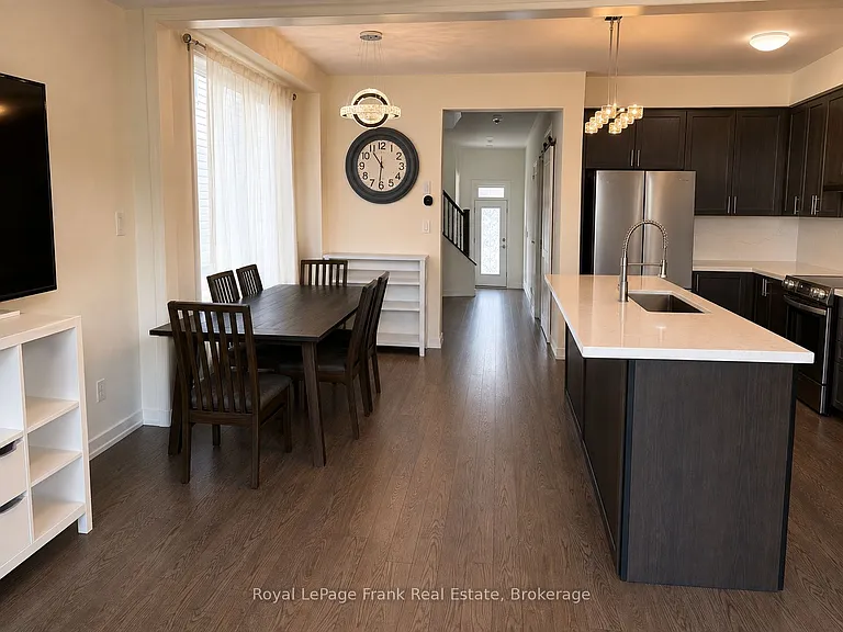 18 Larkin Ln — Photo 2