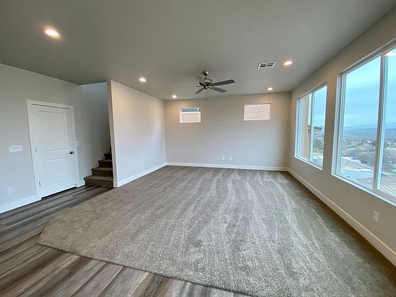 5th image of 438 Stone Mountain Dr #53