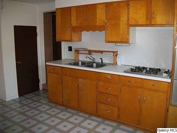 Home for Sale in Quincy, IL $62,500