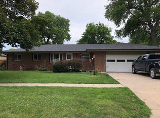 806 3rd St, Milford, NE 68405