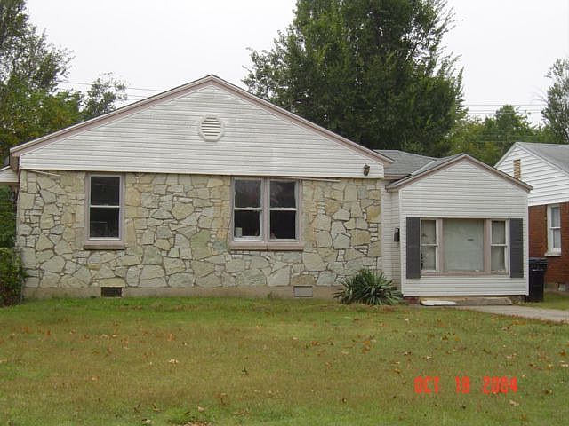 2bd/1ba house with finished garage(280 sq ft extra).