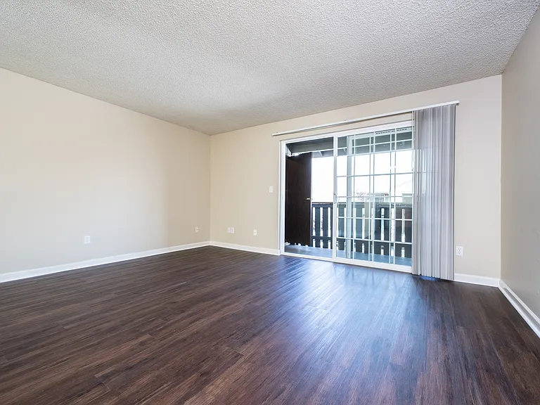 1 Bed 1 Bath Standard - 652 Sq Ft 1 Bed 1 Bath Standard - 652 Sq Ft