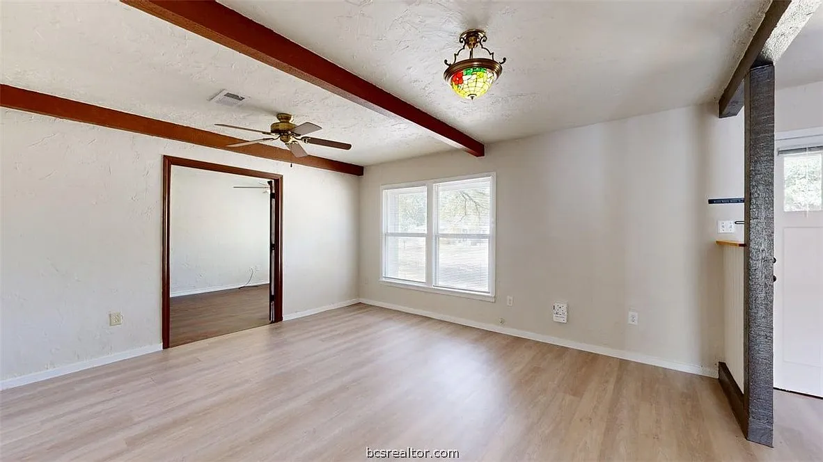 3 bed, 2.0 bath, 1646 sqft, $1,800 — Photo 4