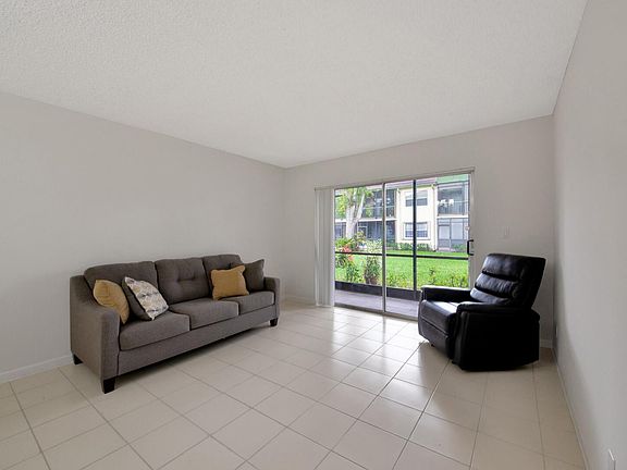 4th image of 4167 NW 90th Avenue #102