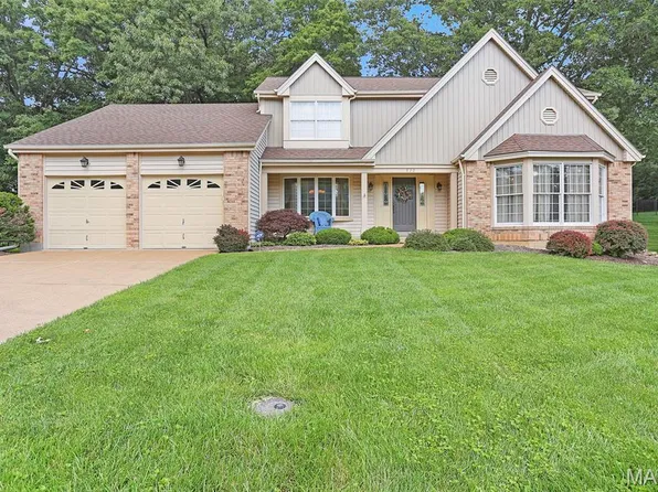 830 Whispering Meadows Dr, Ballwin, MO 63021