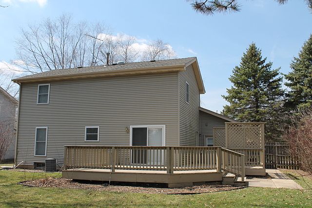 2nd image of 920 Fox Run Ln