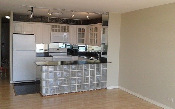 3rd image of 1636 N Wells St APT 3410