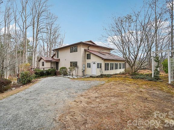 3rd image of 623 Owensby Rd