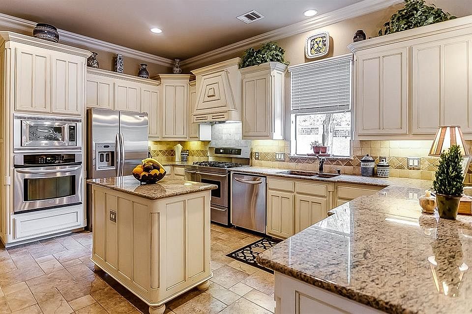 1st image of 1101 Pecan Hollow Trl