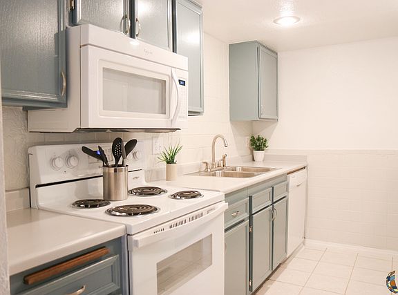 5th image of 1710 W Brighton Ave