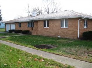 402 S County St, Lovington, IL 61937