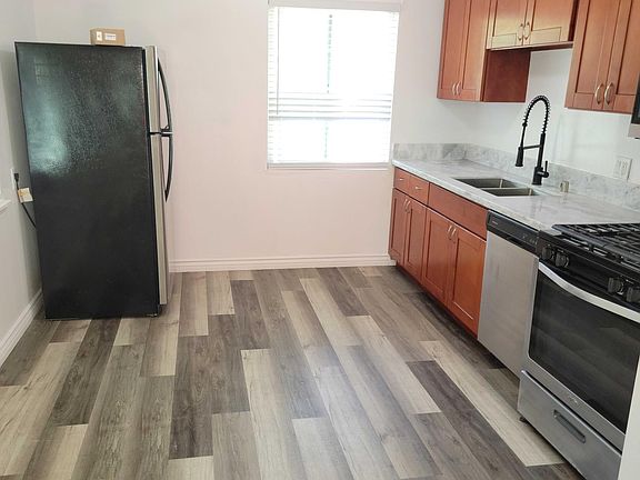 4th image of 2405 F St APT 8