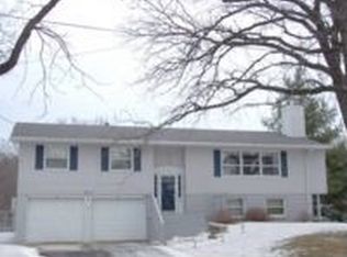 6 Capri Dr, Mankato, MN 56001