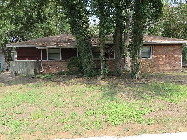 1st image of 1845 Montclair Dr