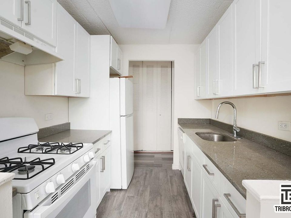 2nd image of 21 Bennett Ave #6D