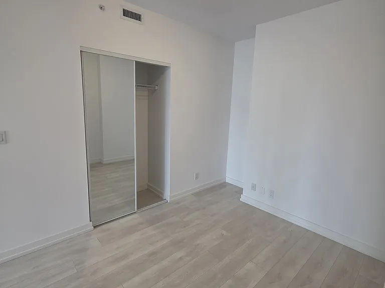 75 James St S #704 — Photo 15