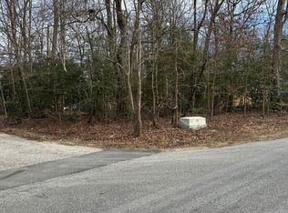 733 Skyview Dr, Lusby, MD