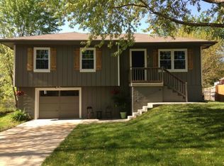 1506 Hawthorn Cir, Pleasant Hill, MO 64080