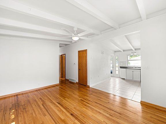 5th image of 3851 43rd St