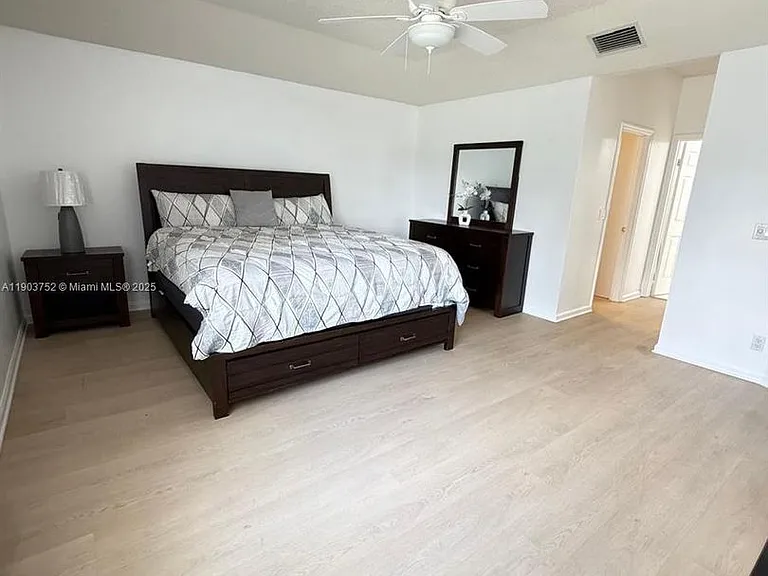 11690 Briarwood Cir #4 — Photo 16