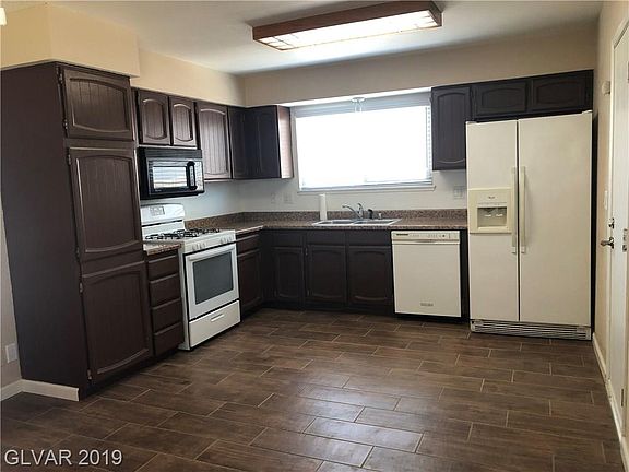 4th image of 4404 Aladdin Ln