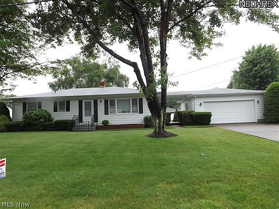 2nd image of 31 Lake Breeze Dr