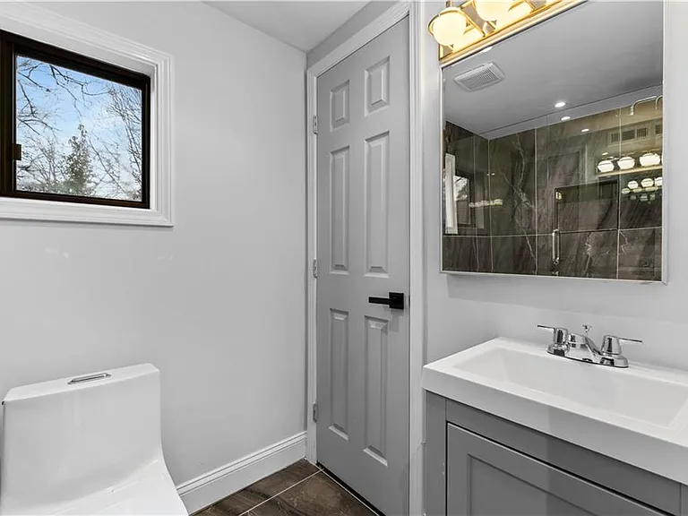 1217 Fairfield Dr — Photo 21