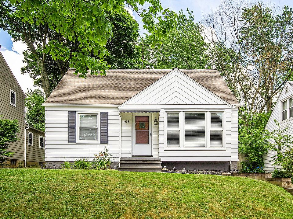 Adorable Cape Code home.