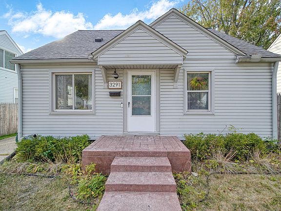 2nd image of 3291 Minerva St