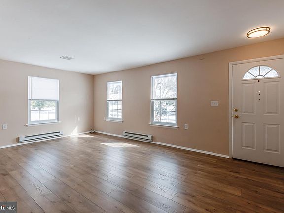 5th image of 115 Dorchester Dr