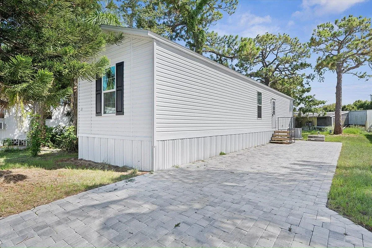 2 bed, 2.0 bath, $1,470 — Photo 1