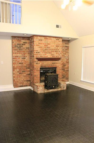 1st image of 329 Oak Ave