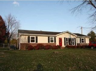 1389 Meadowood Dr, Hixson, TN 37343