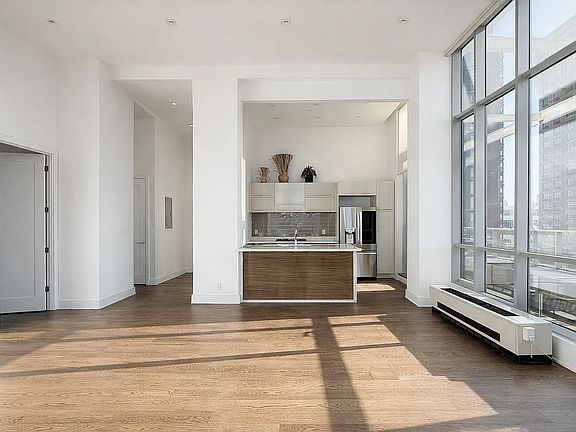4th image of 26-26 Jackson Ave Penthouse 1001
