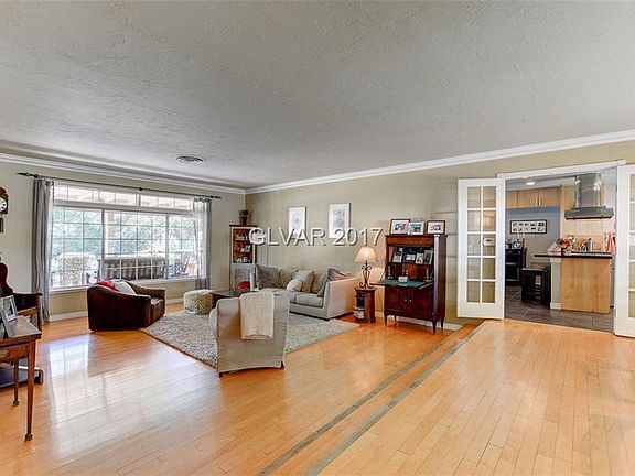 3rd image of 205 Rosemary Ln